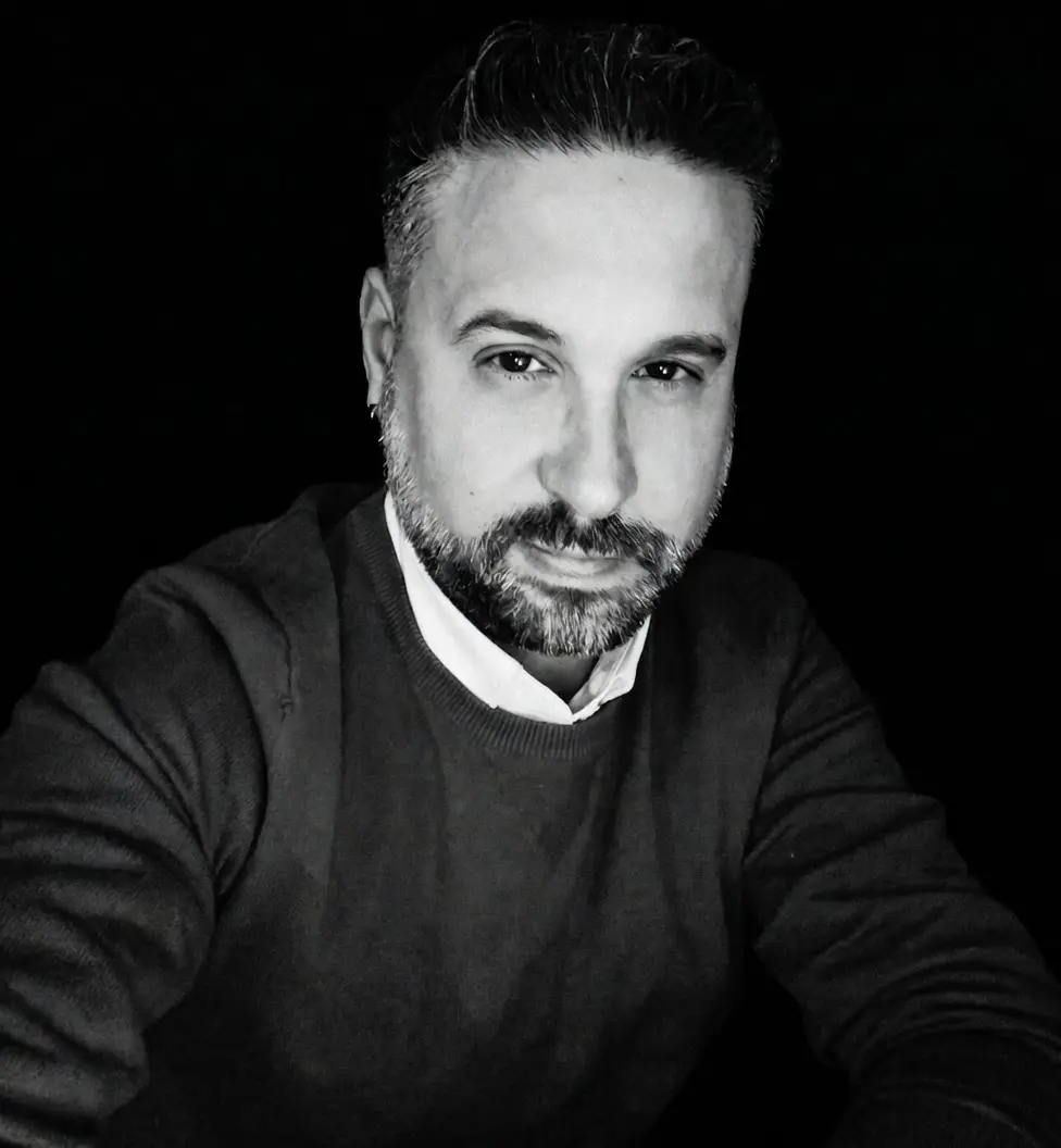 J. Crisol - Escritor